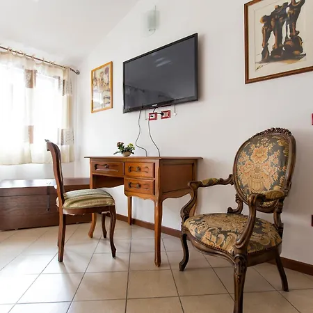 Delizioso Bilocale Centro Διαμέρισμα *